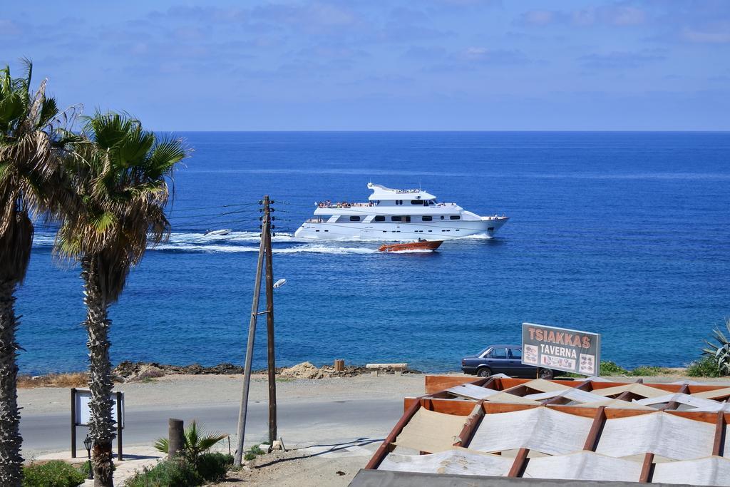 Kissonerga Beach Apartment Paphos Eksteriør bilde