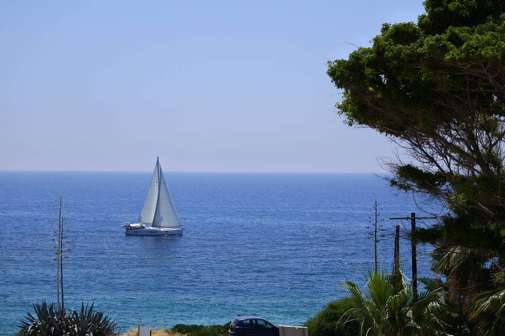 Kissonerga Beach Apartment Paphos Eksteriør bilde
