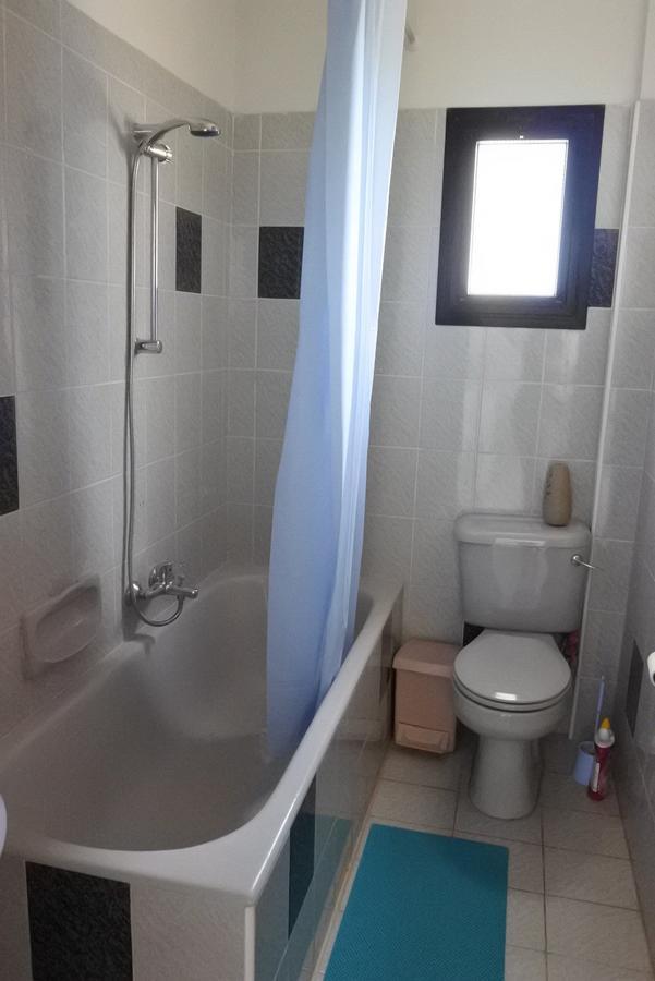 Kissonerga Beach Apartment Paphos Eksteriør bilde