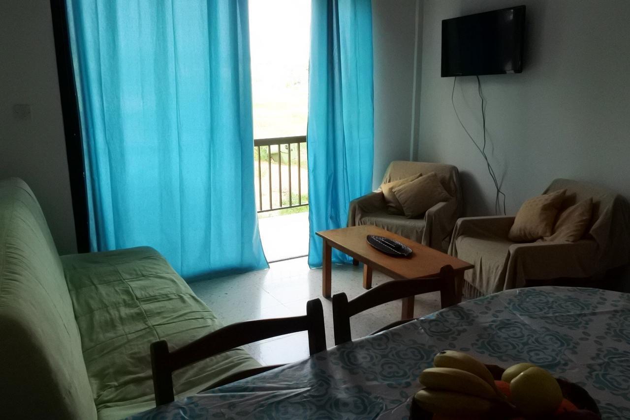 Kissonerga Beach Apartment Paphos Eksteriør bilde