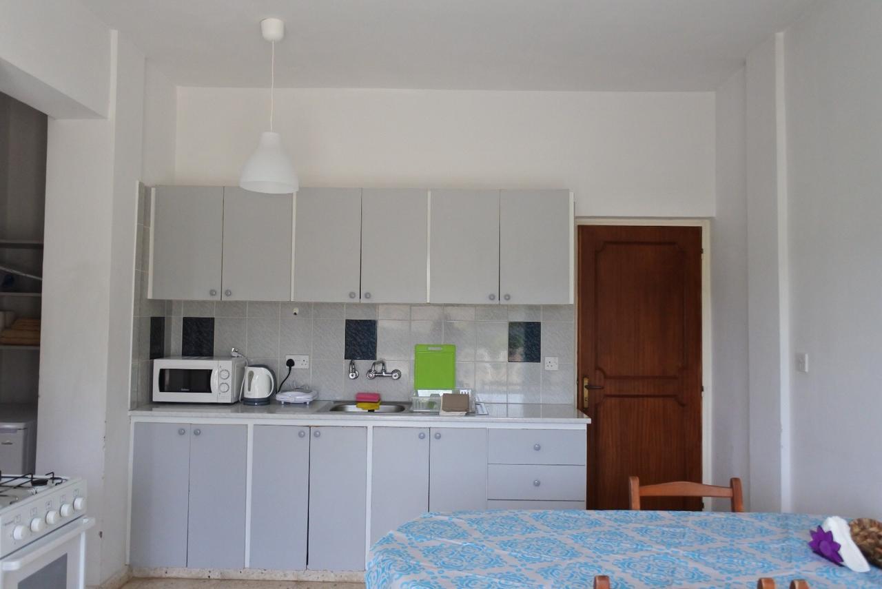 Kissonerga Beach Apartment Paphos Eksteriør bilde