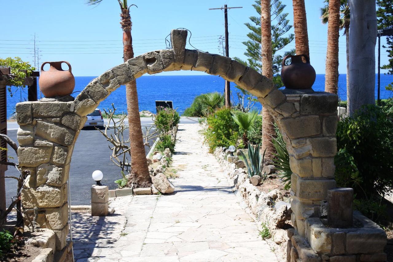 Kissonerga Beach Apartment Paphos Eksteriør bilde